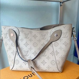 Louis Vuitton Hina pm
